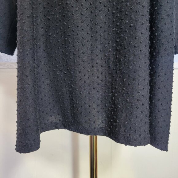 Rose + Olive 1X Classic Black Round Neck Dotted Back Button Down T-Shirt Blouse - Picture 3 of 9